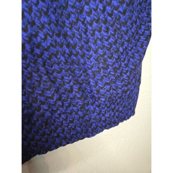 Dana Buchman Women's NWT Blue and Black Sweater Size Small - Picture 2 of 7